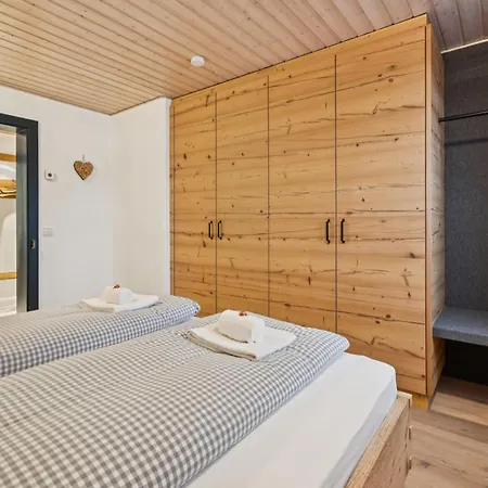 Bergzeit Fuer Familien Mit Garten Διαμέρισμα