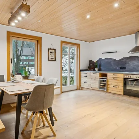 Bergzeit Fuer Familien Mit Garten Διαμέρισμα